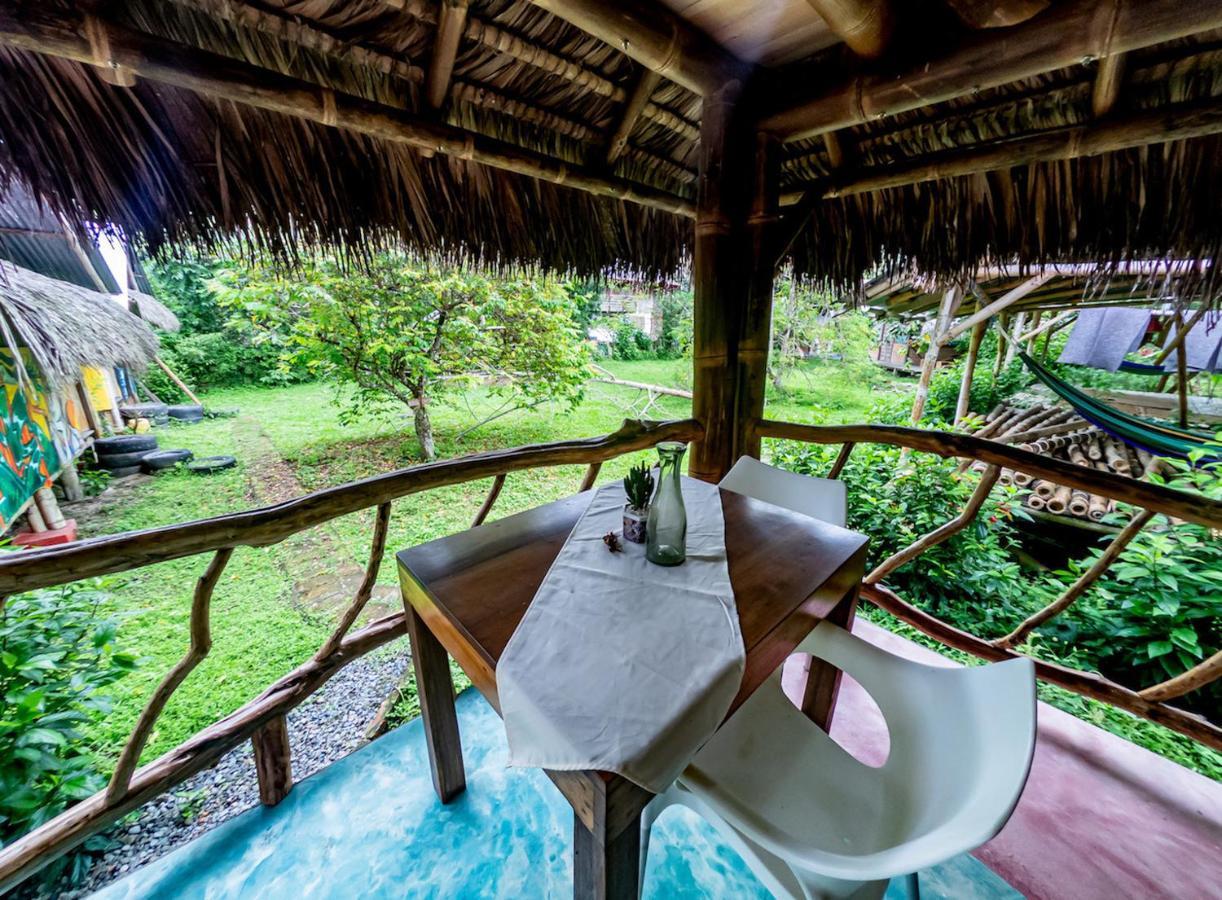 Maracumbo Lodge Mompiche Exterior photo