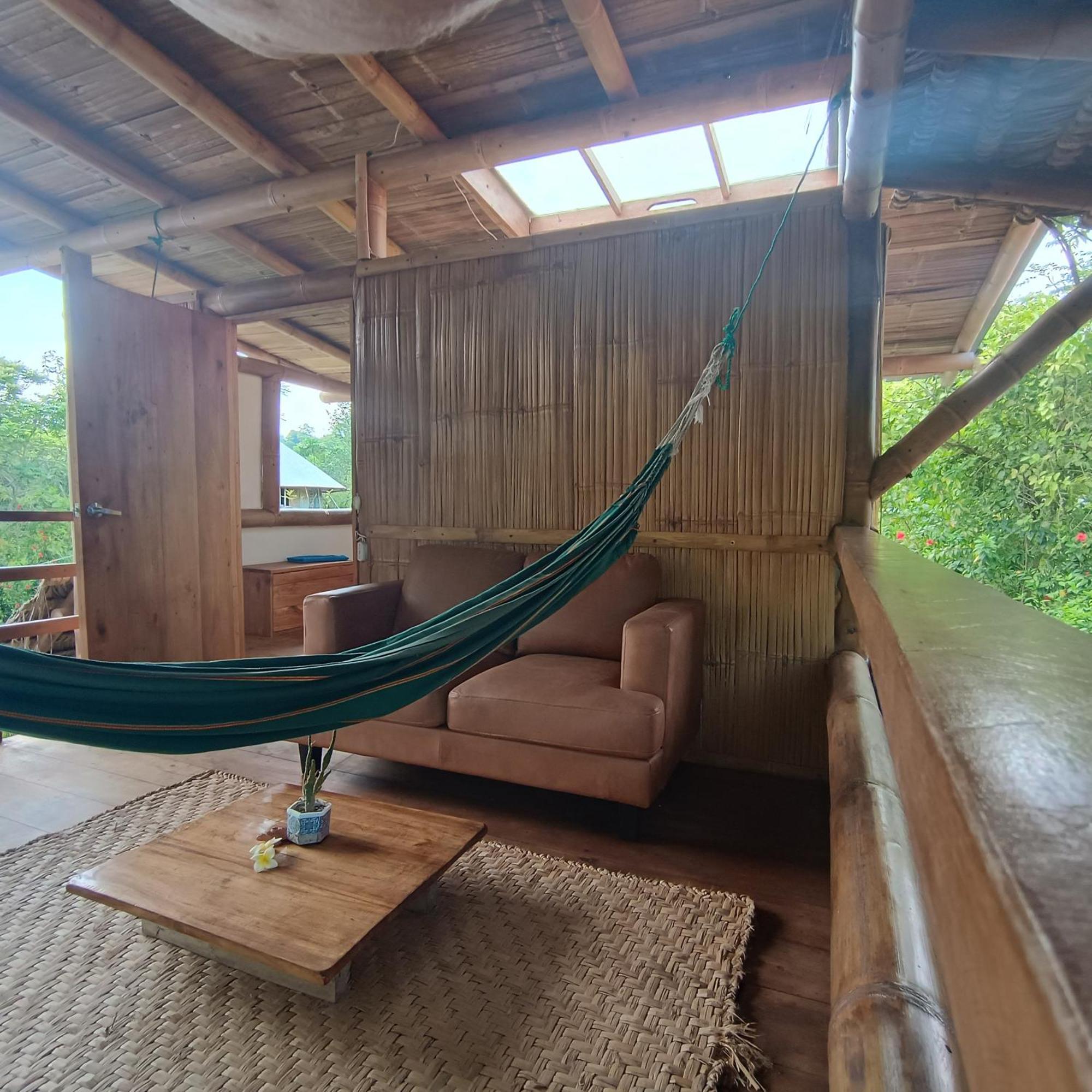 Maracumbo Lodge Mompiche Exterior photo