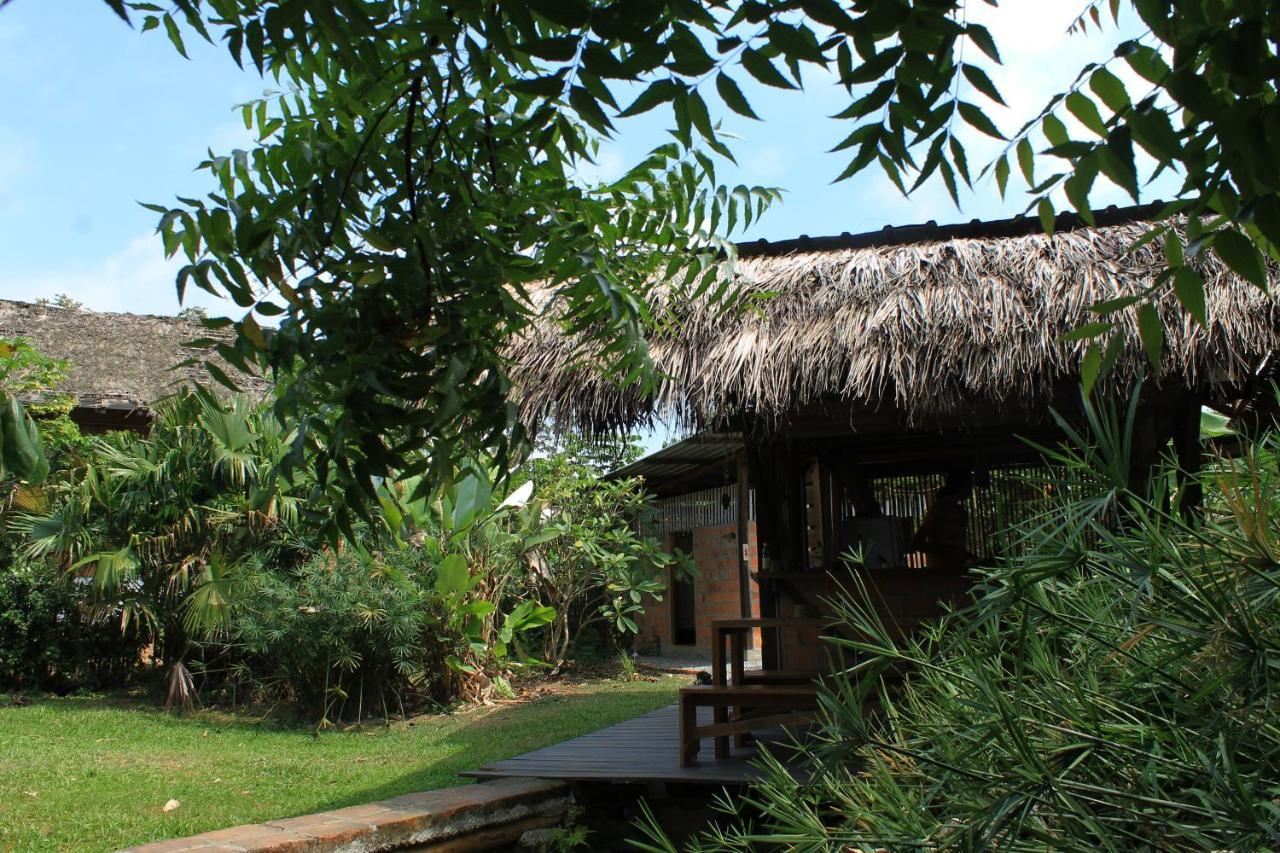 Maracumbo Lodge Mompiche Exterior photo