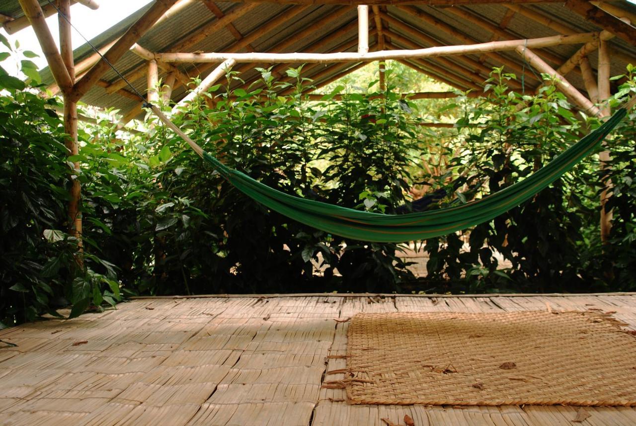 Maracumbo Lodge Mompiche Exterior photo